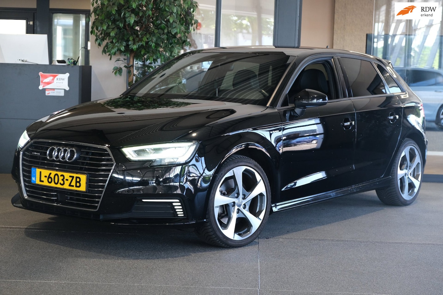 Audi A3 Sportback - 1.4 e-tron S-Line Virtual Led B&O Leder Cruise Pdc - AutoWereld.nl