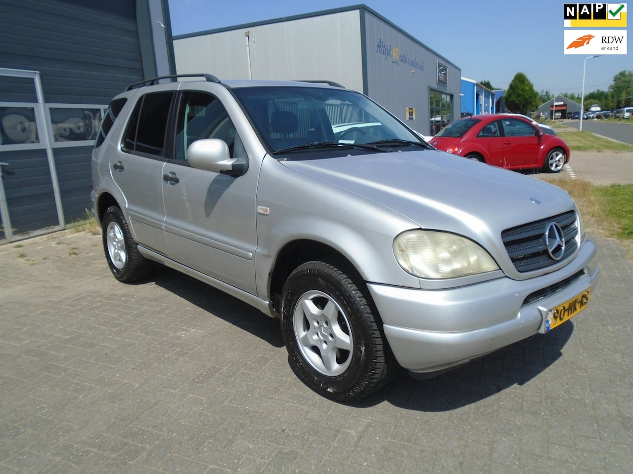 Mercedes-Benz M-klasse - 270 CDI 4x4 - AutoWereld.nl