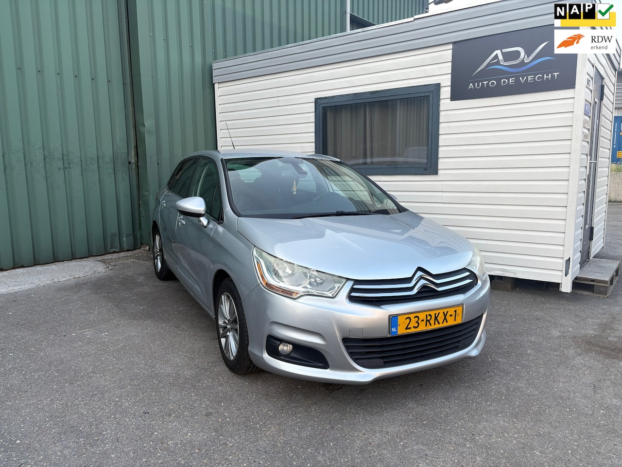 Citroën C4 - 1.6 VTi Tendance - PARKEERSENSOREN - NAVIGATIE - CRUISE CONTROL - AutoWereld.nl