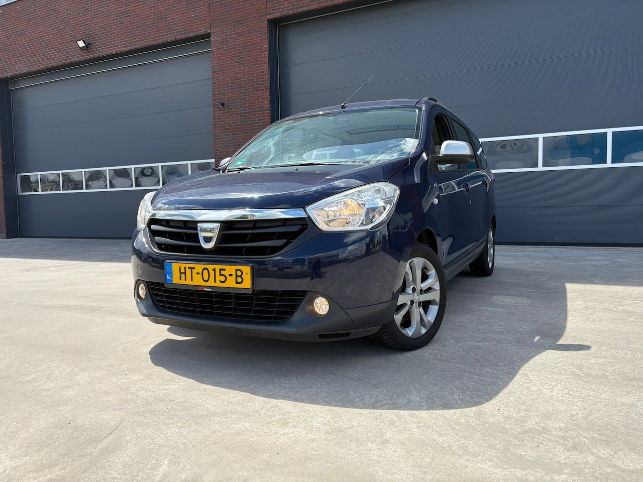 Dacia Lodgy - 1.2 TCe 10th Anniversary 7p.MIST 1 CILINDER! - AutoWereld.nl