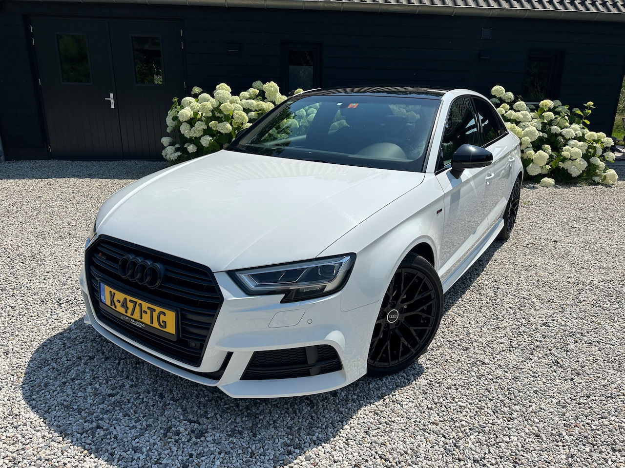 Audi A3 Limousine - 1.5 TFSI CoD Sport S Line Edition Audi A3 3x S-line Limousine1.5 Tfsi CoD Ultra 150pk S Tronic - AutoWereld.nl
