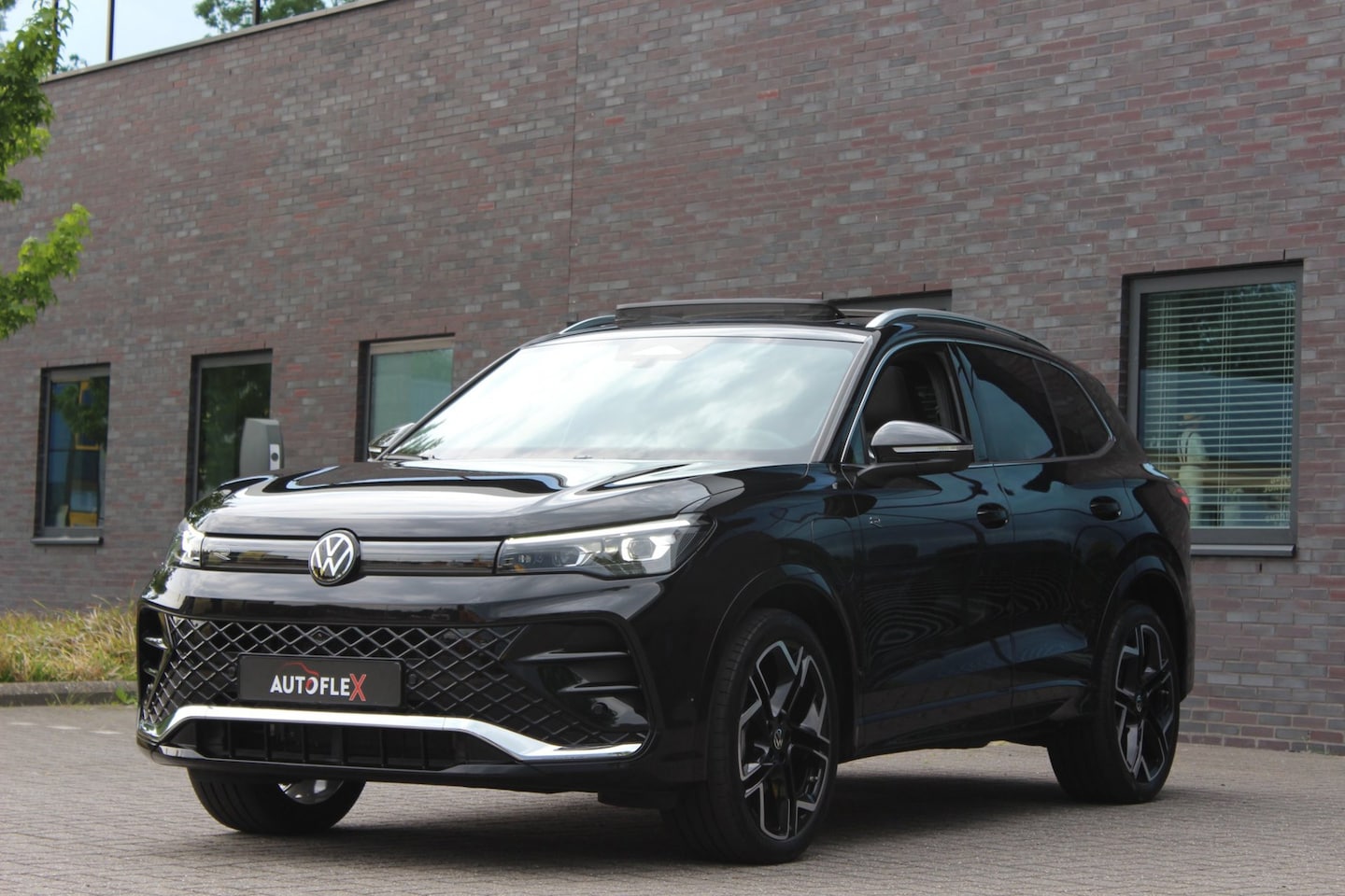 Volkswagen Tiguan - 1.5 eHybrid R-Line Edition 1.5 eHybrid R-Line Edition - AutoWereld.nl