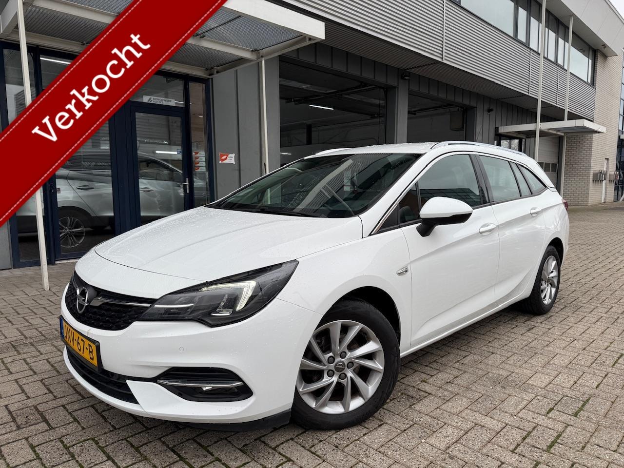 Opel Astra - Stationwagen 1.2 Benzine | Navigatie | Lage km's - AutoWereld.nl