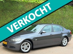 BMW 3-serie - 318i RIJDSUPER/NAVI/NLAUTO/CRUISE/PDC/6BAK/APK