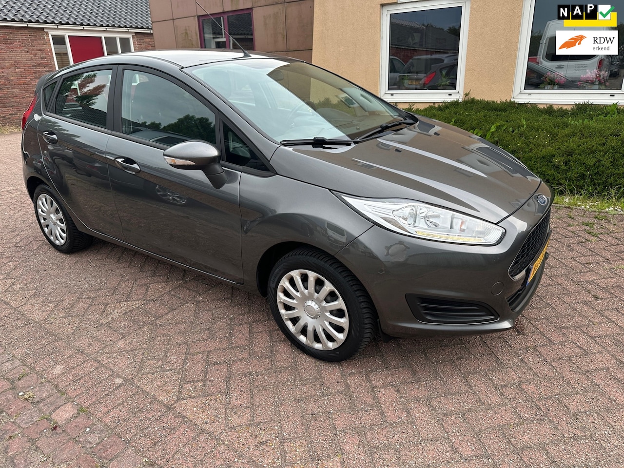 Ford Fiesta - 1.0 Style NAVI AIRCO NAP APK DEALER OH - AutoWereld.nl