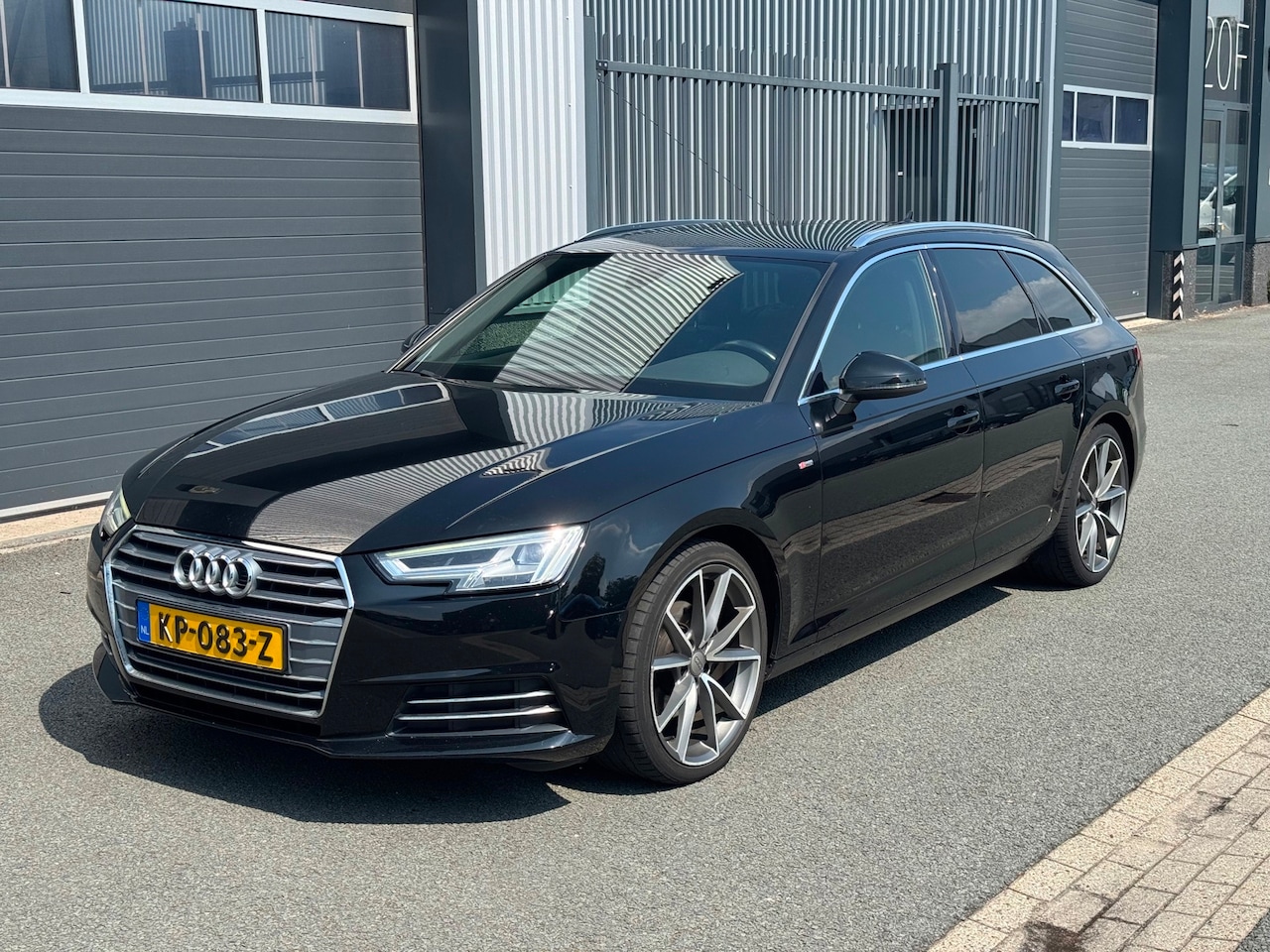 Audi A4 Avant - 2.0 TDI Lease Edition 2.0 TDI Lease Edition - AutoWereld.nl