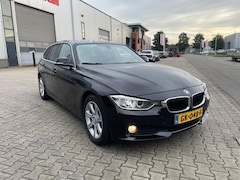 BMW 3-serie Touring - 316d High Executive AUTOMAAT LEER CAMERA