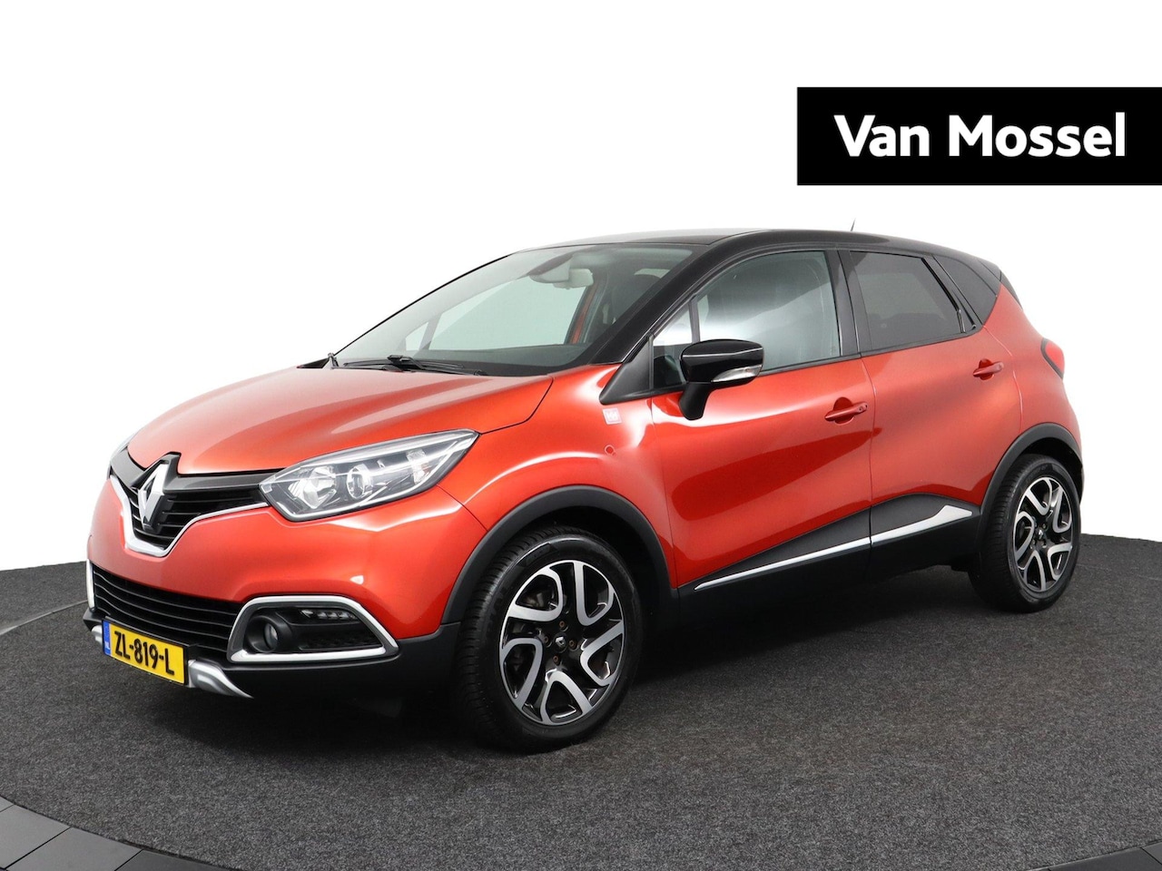 Renault Captur - 1.2 TCe Helly Hansen Automaat | Navigatie | Achteruitrijcamera | Cruise Control | Trekhaak - AutoWereld.nl
