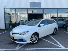 Toyota Auris Touring Sports - 1.8 Hybrid Lease pro LEER | PANO | CRUISE | TREKHAAK | CLIMA | STOELVERWARMING | APK |