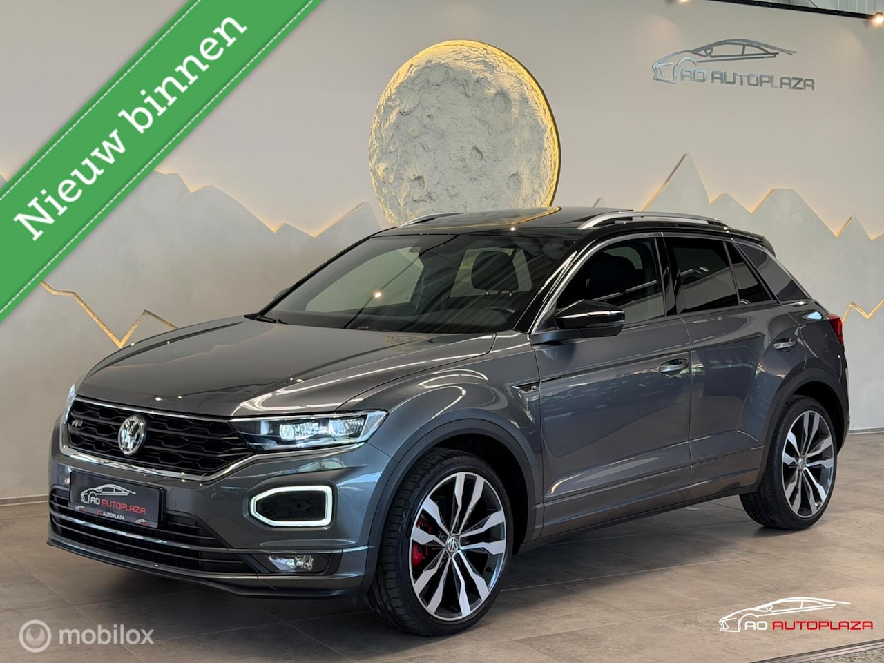 Volkswagen T-Roc - 2.0 TSI 4Motion 3x R-line Panorama/Virtual/Trekhaak - AutoWereld.nl