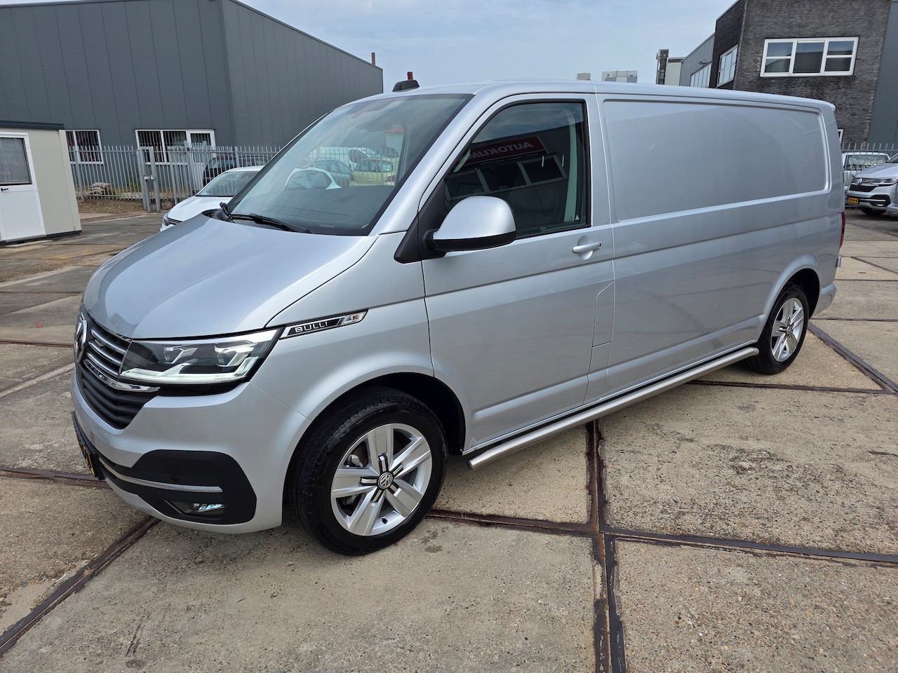 Volkswagen Transporter - 2.0 TDI L2H1 28 Bulli - AutoWereld.nl