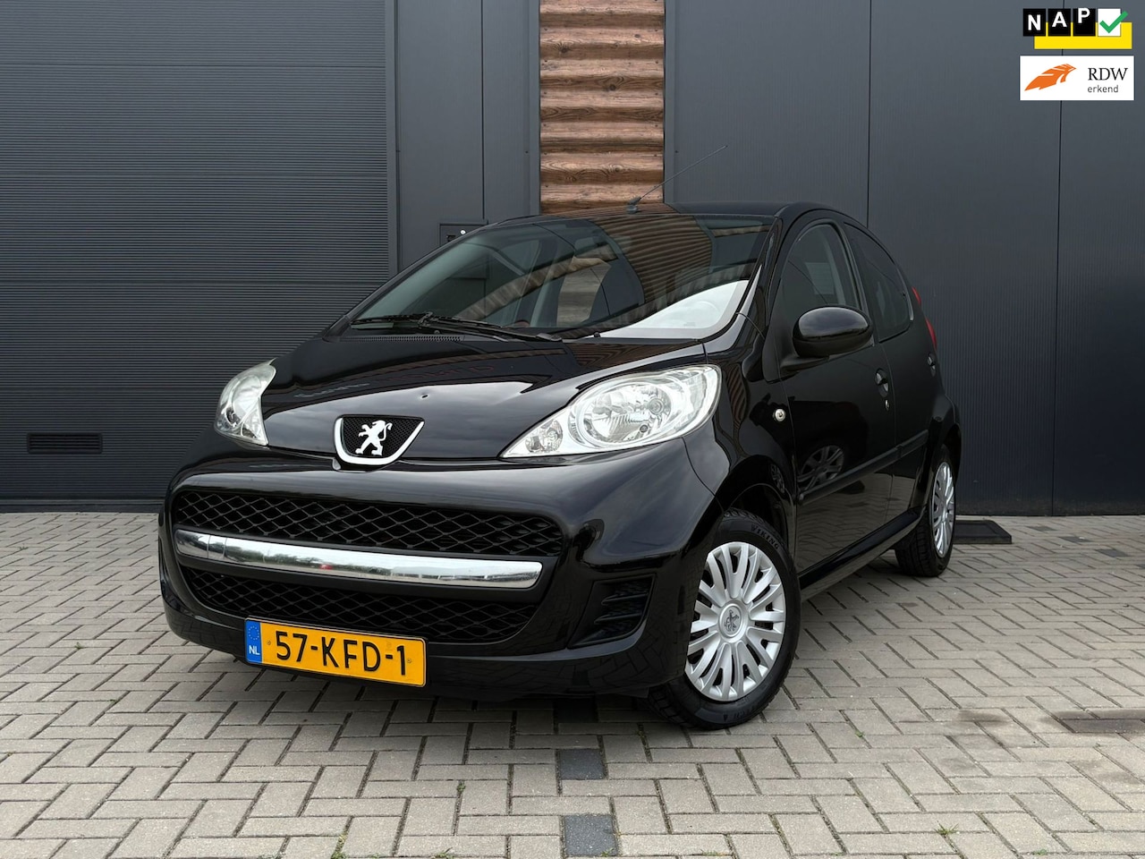 Peugeot 107 - 1.0-12V Sublime 1e eigenaar boekjes ingevuld - AutoWereld.nl