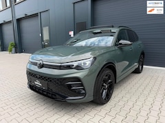 Volkswagen Tiguan - 1.5 eTSI R-Line PANO H/K 360° CAMERA HUD KEYLESS TREKHAAK