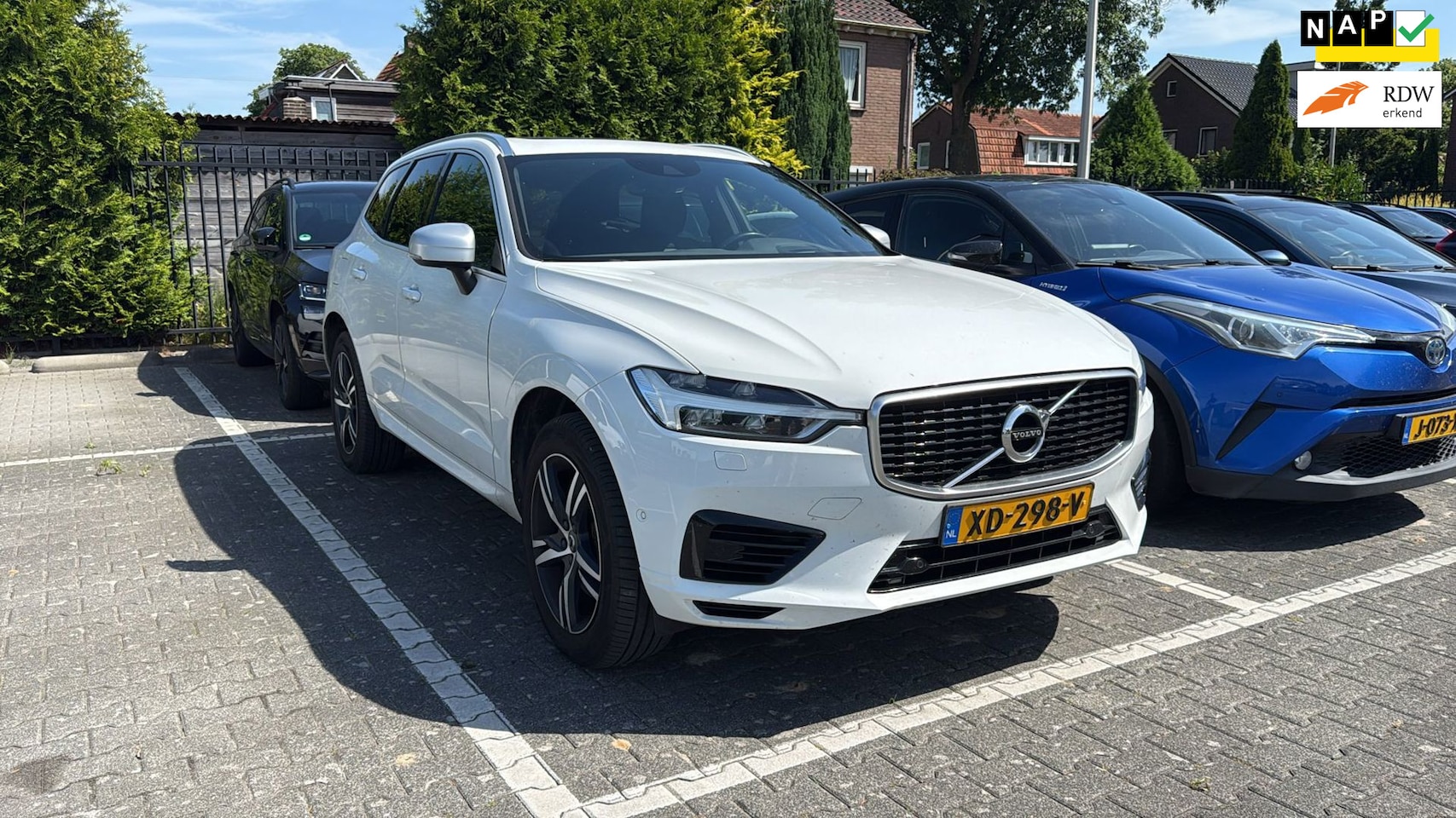 Volvo XC60 - 2.0 T8 Twin Engine AWD R-Design|1 eigenaar|NL|NAP|Hybrid|407PK|Panorama|DO|Head-up display - AutoWereld.nl