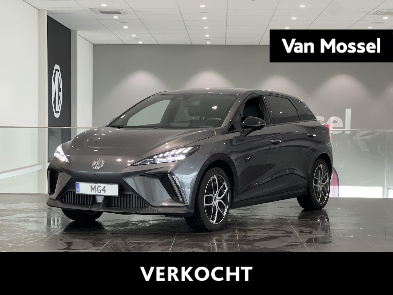 MG MG4 - Long Range Luxury 64kWh | Navi | Camera | Led Koplampen | Apple Carplay | Keyless Entry & - AutoWereld.nl