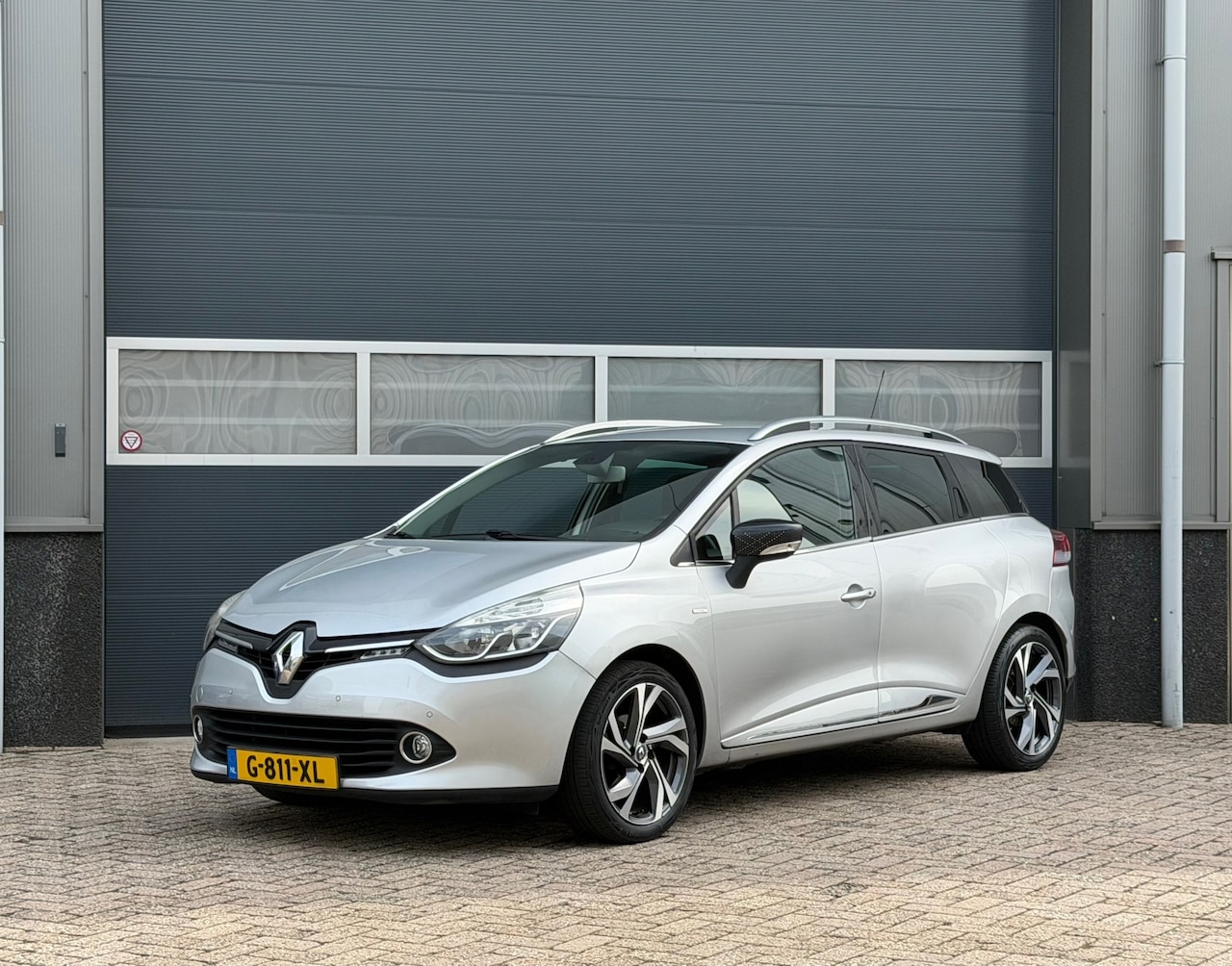 Renault Clio Estate - 0.9 TCe Dynamique bj.2016 Navi|Leder|Pdc|Cc. - AutoWereld.nl