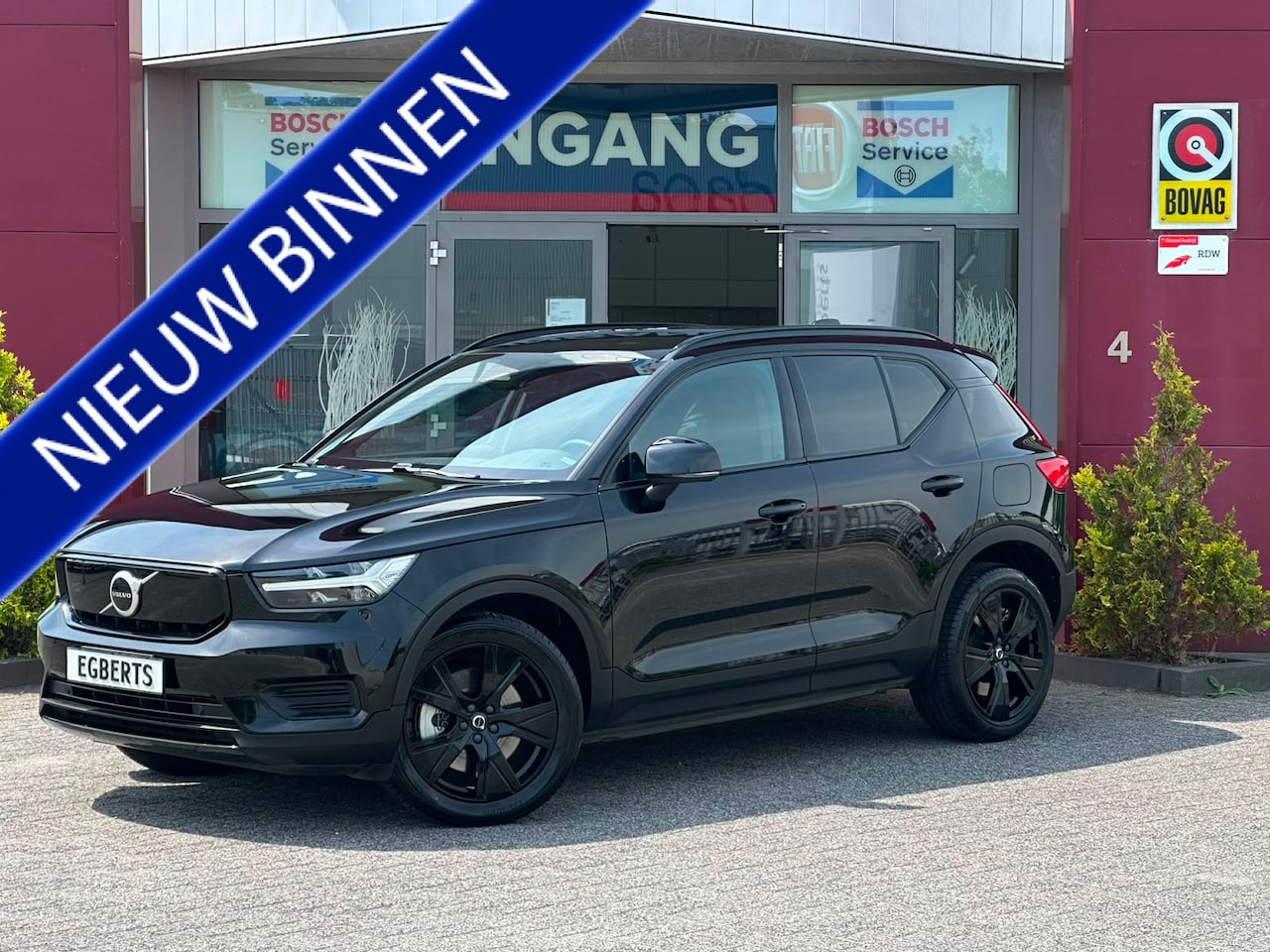Volvo XC40 - | ALL BLACK | 19' zwart | AppleCarPlay | 1500kg trekgewicht Recharge Plus - AutoWereld.nl