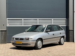 Opel Astra - 1.6i Edition bj.1998 Invalide aanp|Apk 6-2027