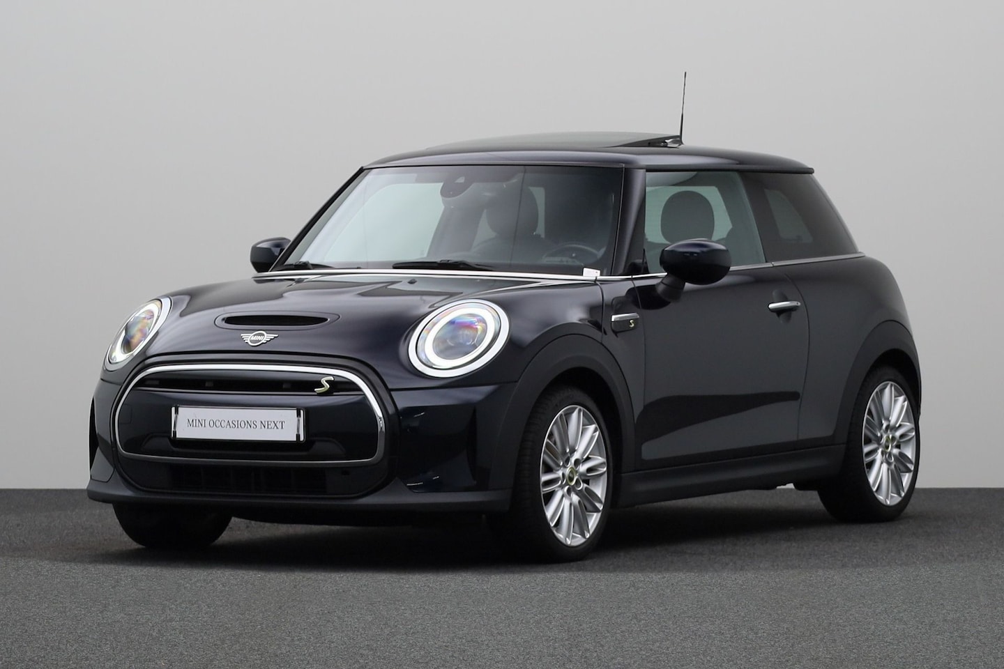 MINI Electric - Resolute Edition 33 kWh | Panoramadak | Harman Kardon | Comfort Access | Stoelverwarming | - AutoWereld.nl