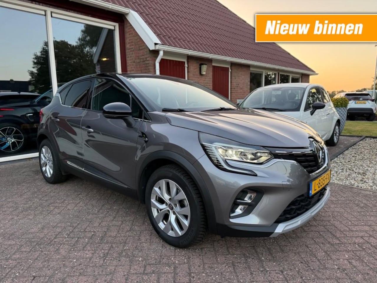 Renault Captur - 1.0 TCe INTENS  Orig. NL/AIRCO/ECC/PDC/RADIO/NAVIGATIE/4 S. BANDEN - AutoWereld.nl
