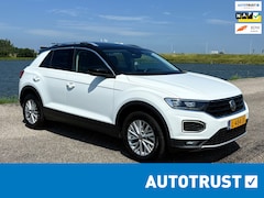 Volkswagen T-Roc - 1.5 TSI Style Business Intense/Pano/ECC/NL/Zeer volle
