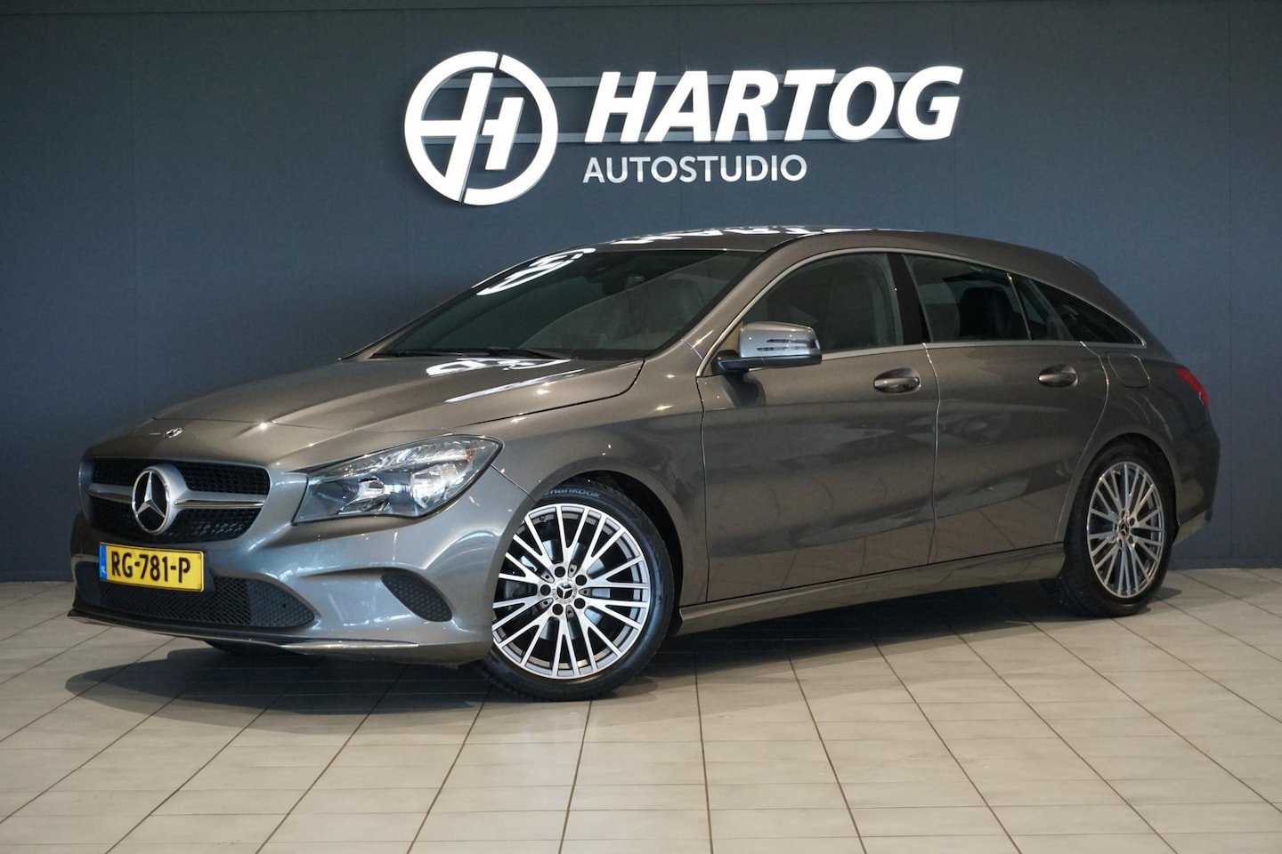Mercedes-Benz CLA-klasse Shooting Brake - 180 Business Solution AUT. + CAMERA / TREKHAAK - AutoWereld.nl