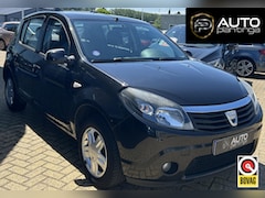 Dacia Sandero - 1.2 Blackline 75PK | Trekhaak | 2e Eigenaar | NL AUTO | Airco | Volledige Onderhoudshistor
