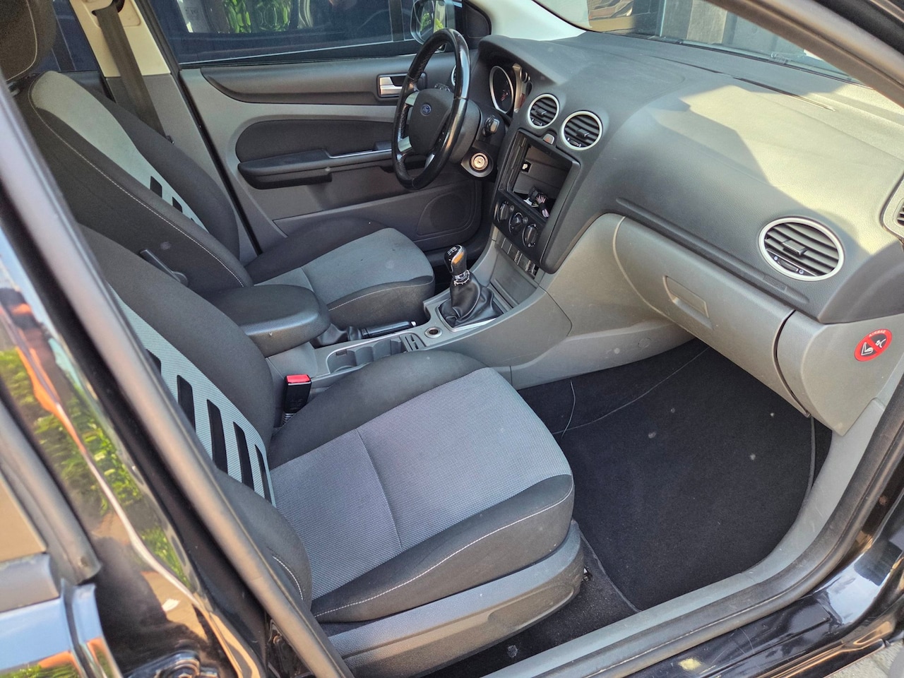 Ford Focus Wagon - 1.6 Comfort *LEES TEKST*