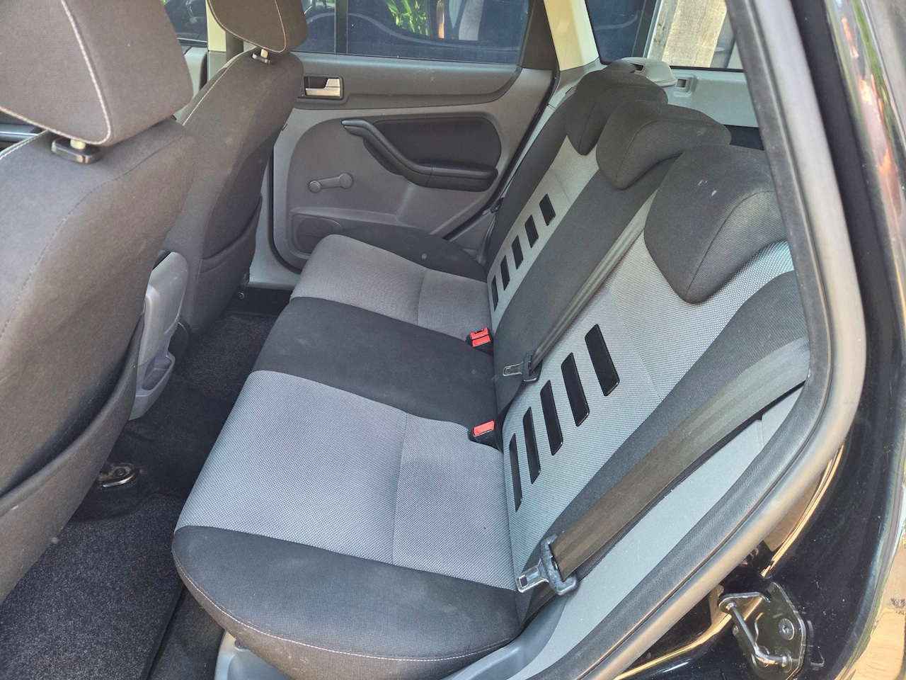 Ford Focus Wagon - 1.6 Comfort *LEES TEKST*