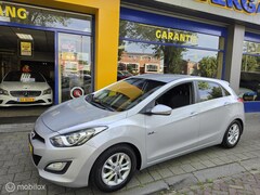 Hyundai i30 - 1.6 GDi i-Motion plus Dealer onderhouden