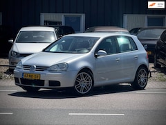 Volkswagen Golf - 1.6 FSI Sportline