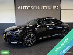 Volkswagen Passat - 1.4 TSI GTE Connected Series Plus PANO / LED / ERGOSTOEL / NAVI / CRUISE / PDC / KEYLESS /