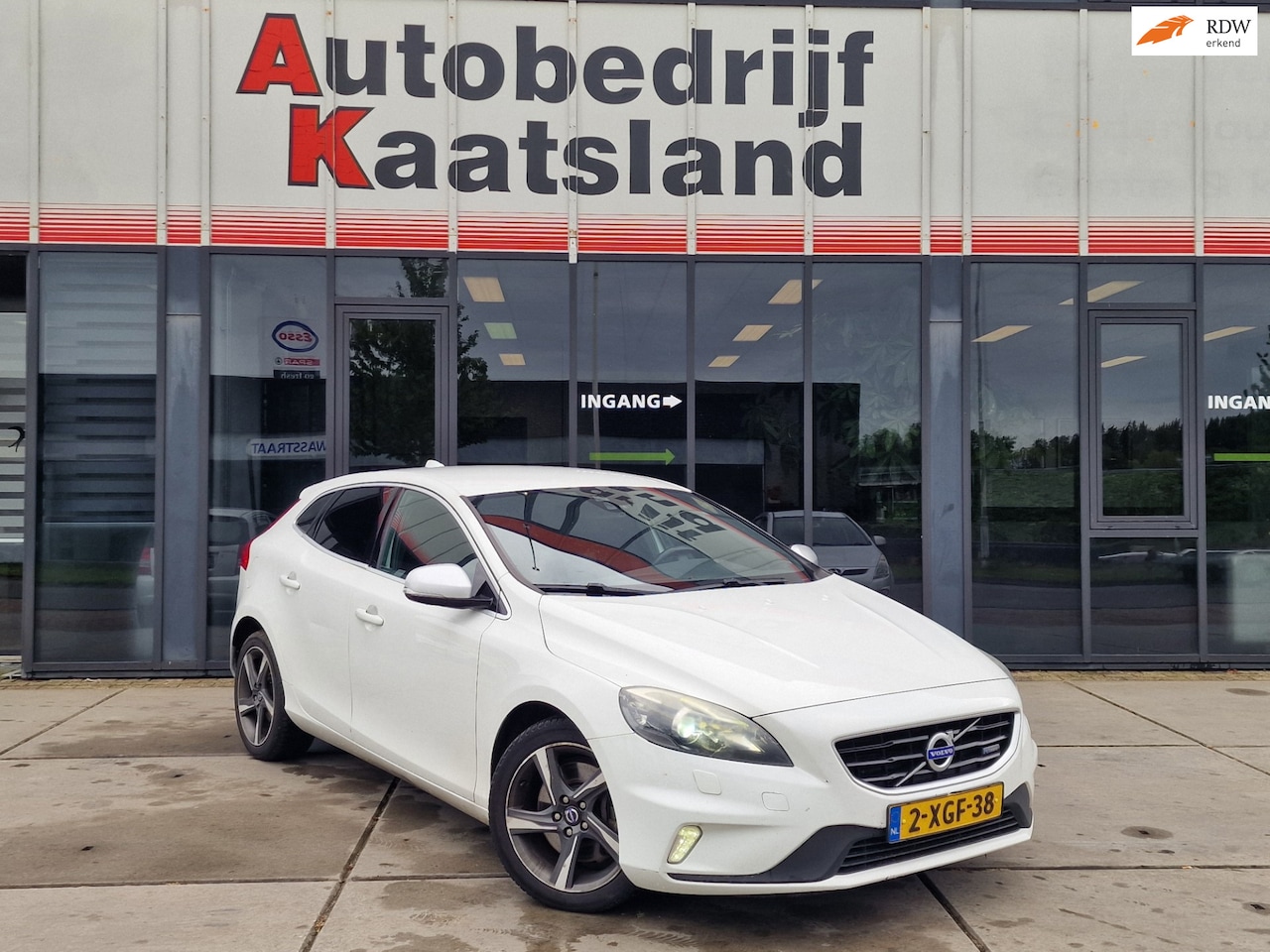 Volvo V40 - 2.0 D4 R-Design - Navi - Clima - Cruise - 2014 - AutoWereld.nl
