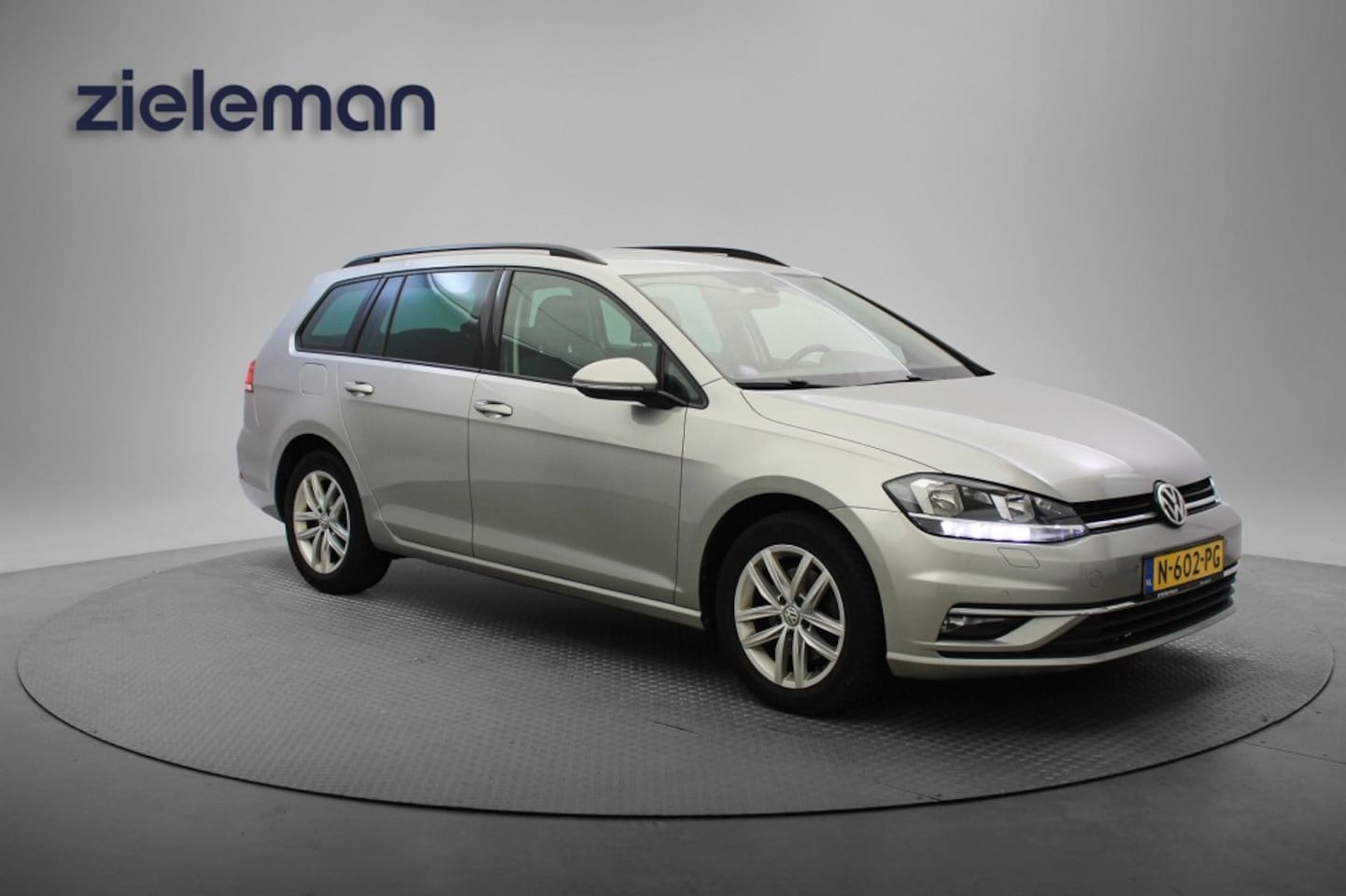 Volkswagen Golf Variant - 1.5 TSI Highline Business R - Carplay, Camera, PDC, Clima, Stoelverw. - AutoWereld.nl
