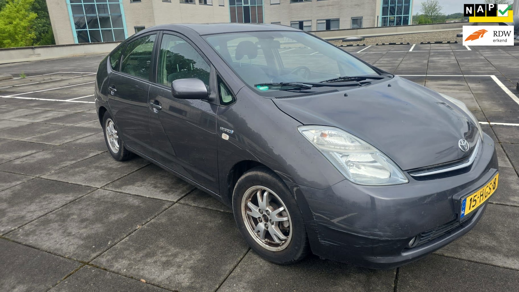 Toyota Prius - €4150,-1.5 VVT-i Business Edition Apk 06/2027 Nap pas - AutoWereld.nl