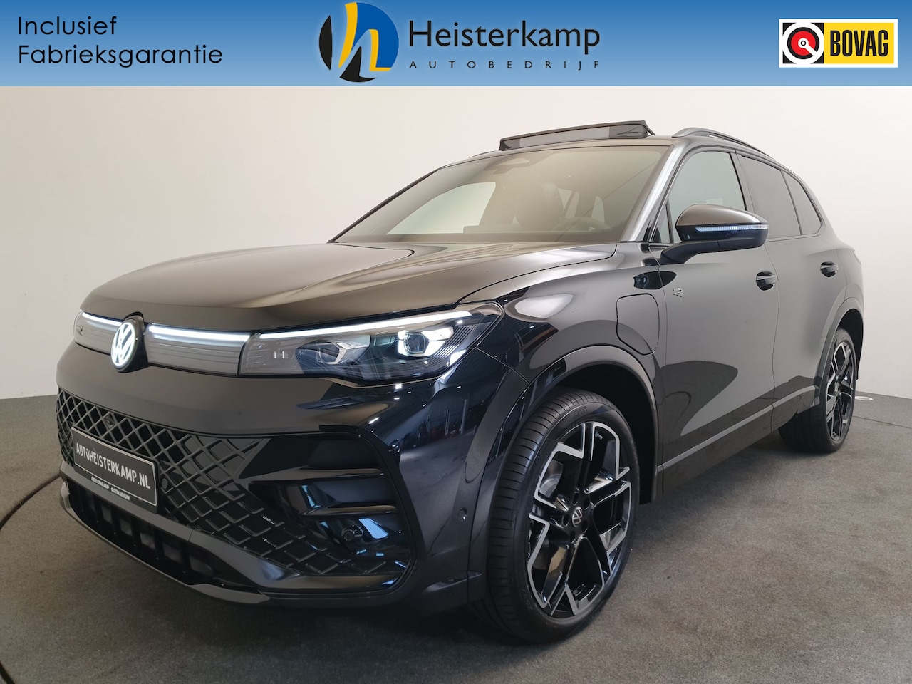 Volkswagen Tiguan - 1.5 eHybrid 272pk DSG/AUT R-Line Edition Wegklapbare trekhaak, Panoramadak, Harman Kardon - AutoWereld.nl