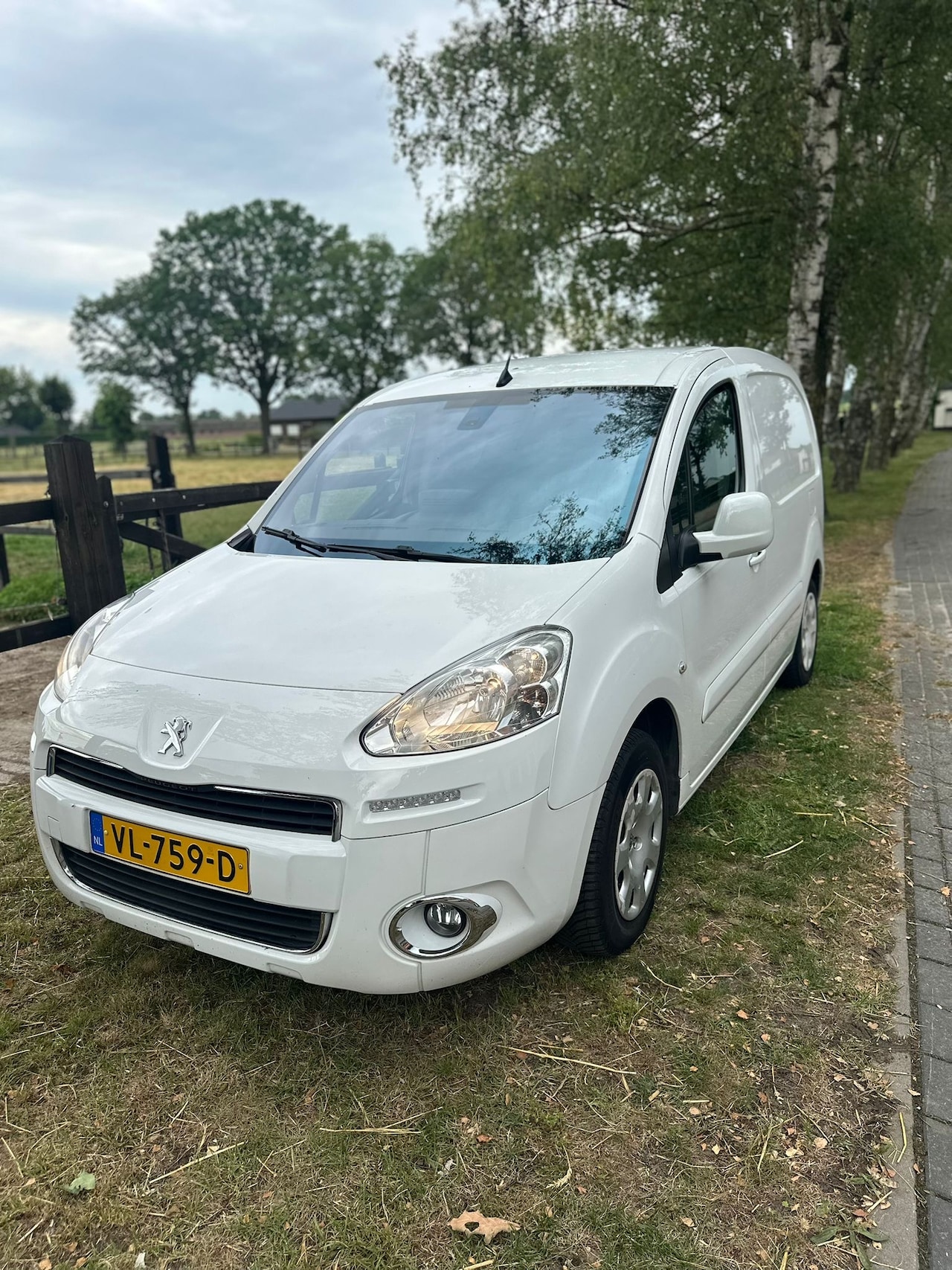 Peugeot Partner - 120 1.6 e-HDI L1 Navteq - AutoWereld.nl