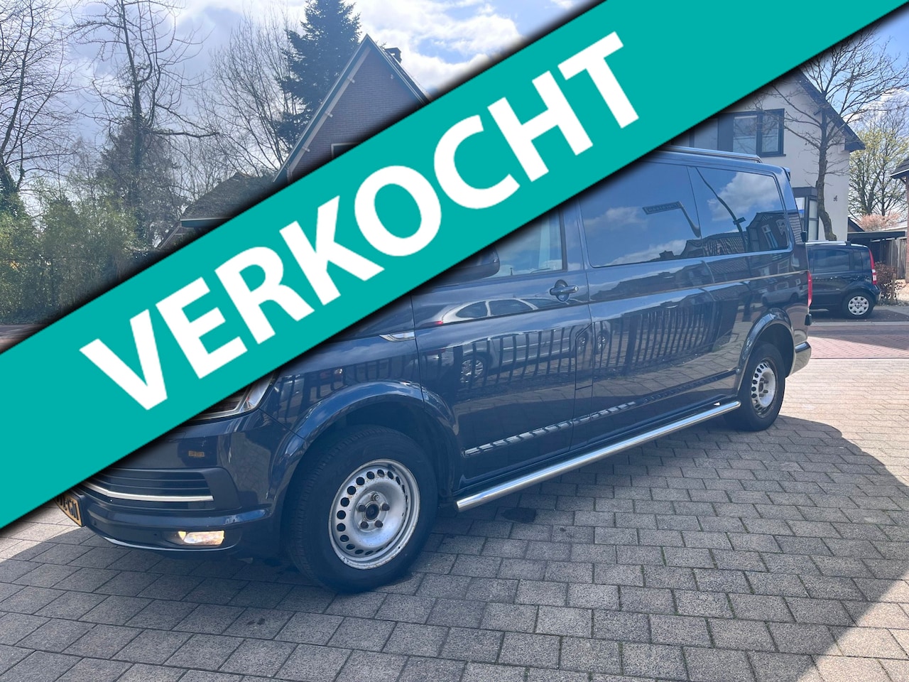 Volkswagen Transporter - 2.0 TDI L2H1DC Highline 5P Autom Xenon Trekhaak PDC Cruise - AutoWereld.nl