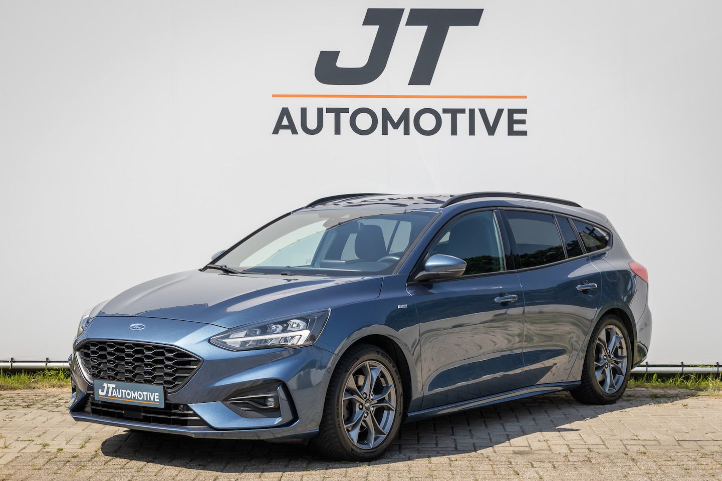Ford Focus - 1.0 Ecob st-line Trekhaak | Stoelverwarming | Camera | Stuurverwarming | Cruise Control | - AutoWereld.nl