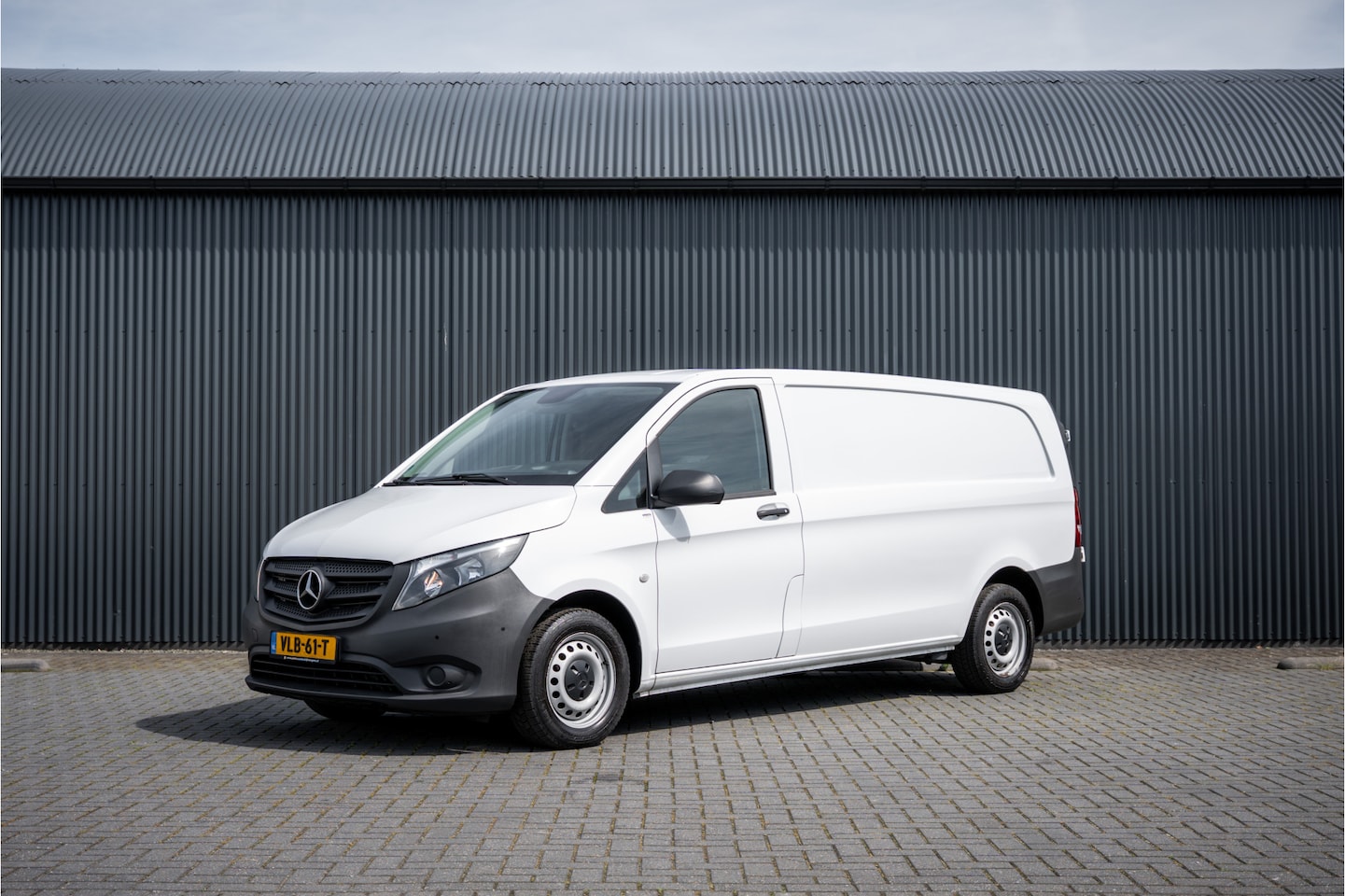 Mercedes-Benz Vito - 116 CDI L3H1 | 163 PK | XL | Cruise | PDC | Airco | Trekhaak - AutoWereld.nl