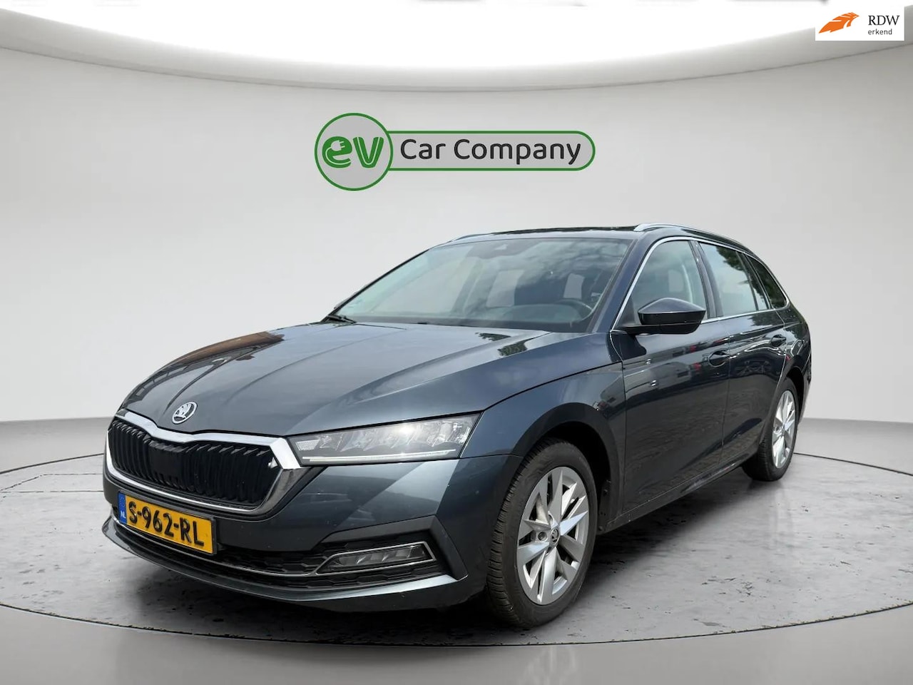 Skoda Octavia Combi - 1.5 e-TSI Business Edition Plus | Automaat | Adapt. Cruise | Trekhaak | Camera | CarPlay | - AutoWereld.nl
