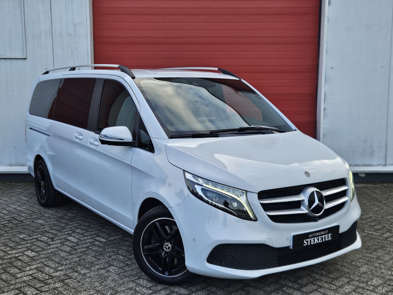 Mercedes-Benz V-klasse - 300d Lang Avantgarde | Dub. Cab. | Burmester | 360 Camera - AutoWereld.nl
