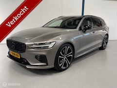 Volvo V60 - 2.0 T8 Twin Engine AWD R-Design PANO / B&W