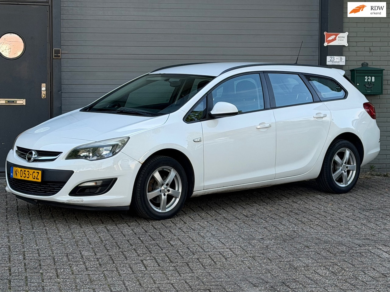 Opel Astra Sports Tourer - 1.4 Selection 1.4 Selection, Voor Handel Of Export - AutoWereld.nl