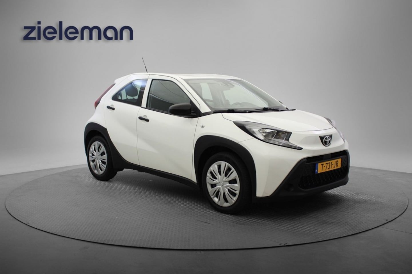 Toyota Aygo X - 1.0 VVT-i MT - Carplay, Cruise, Airco - AutoWereld.nl