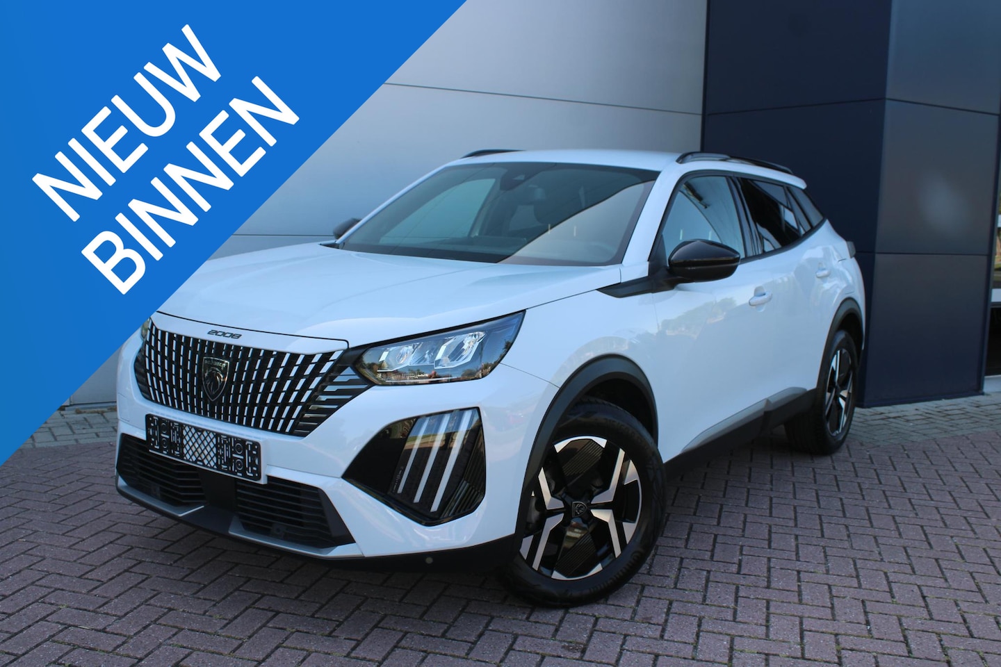 Peugeot 2008 - 1.2 PureTech 100pk Allure Airco Navi Camera Carplay 21.399km Zeer mooi - AutoWereld.nl