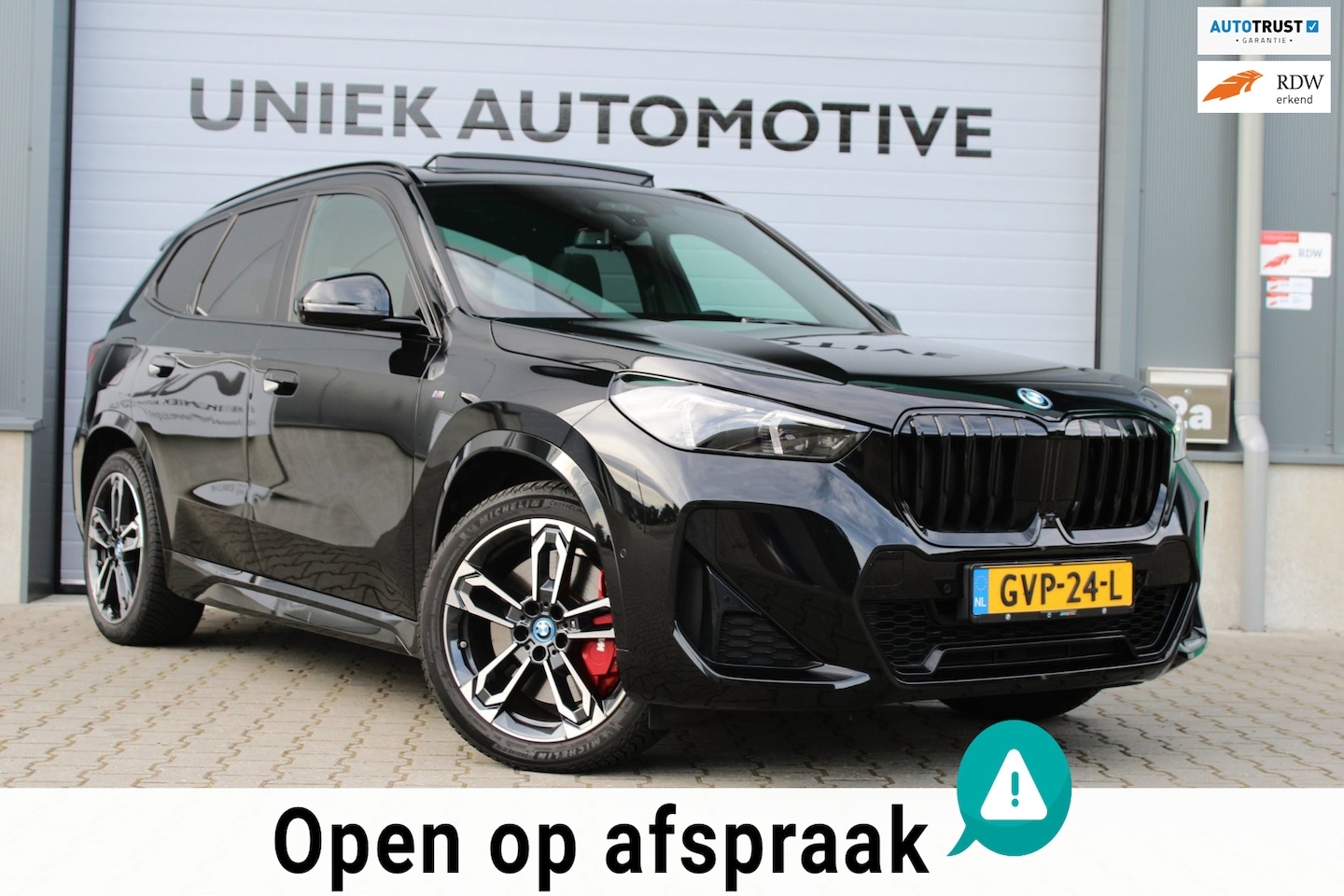 BMW X1 - XDRIVE 30e M SPORT | PANO | TREKHAAK | HARMAN KARDON | HEAD UP | 360 CAMERA | 19"| CARPLAY - AutoWereld.nl