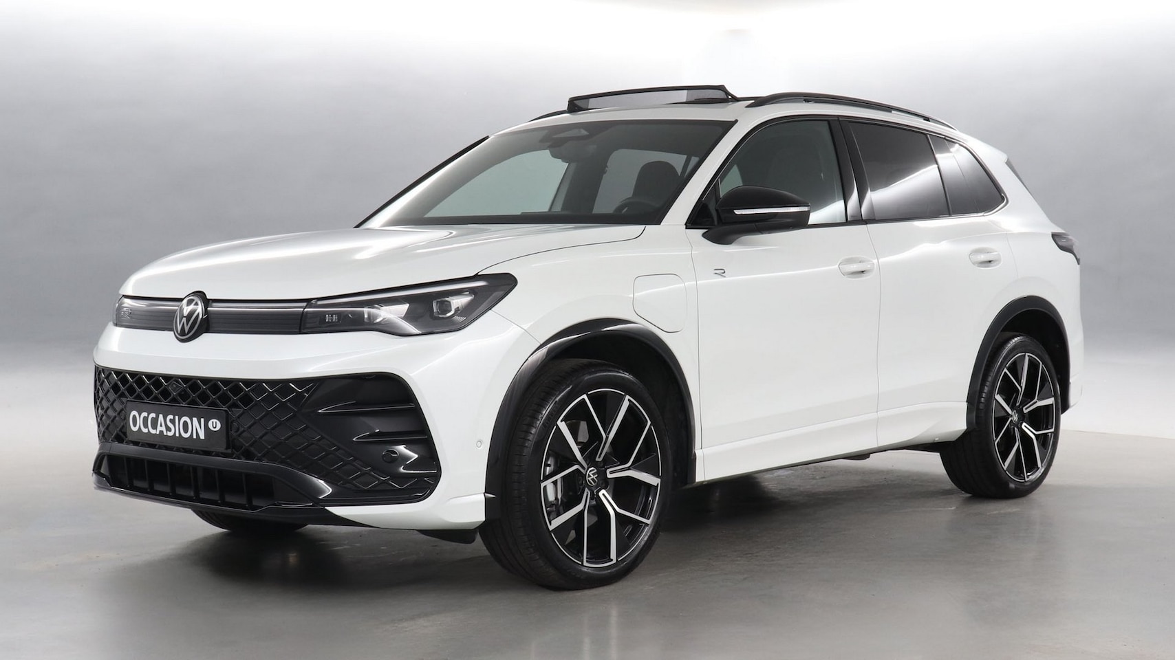 Volkswagen Tiguan - 1.5 eHybrid 204pk R-Line Edition DSG / Panoramadak / Stoel+Stuurverwarming / 360 Camera - AutoWereld.nl