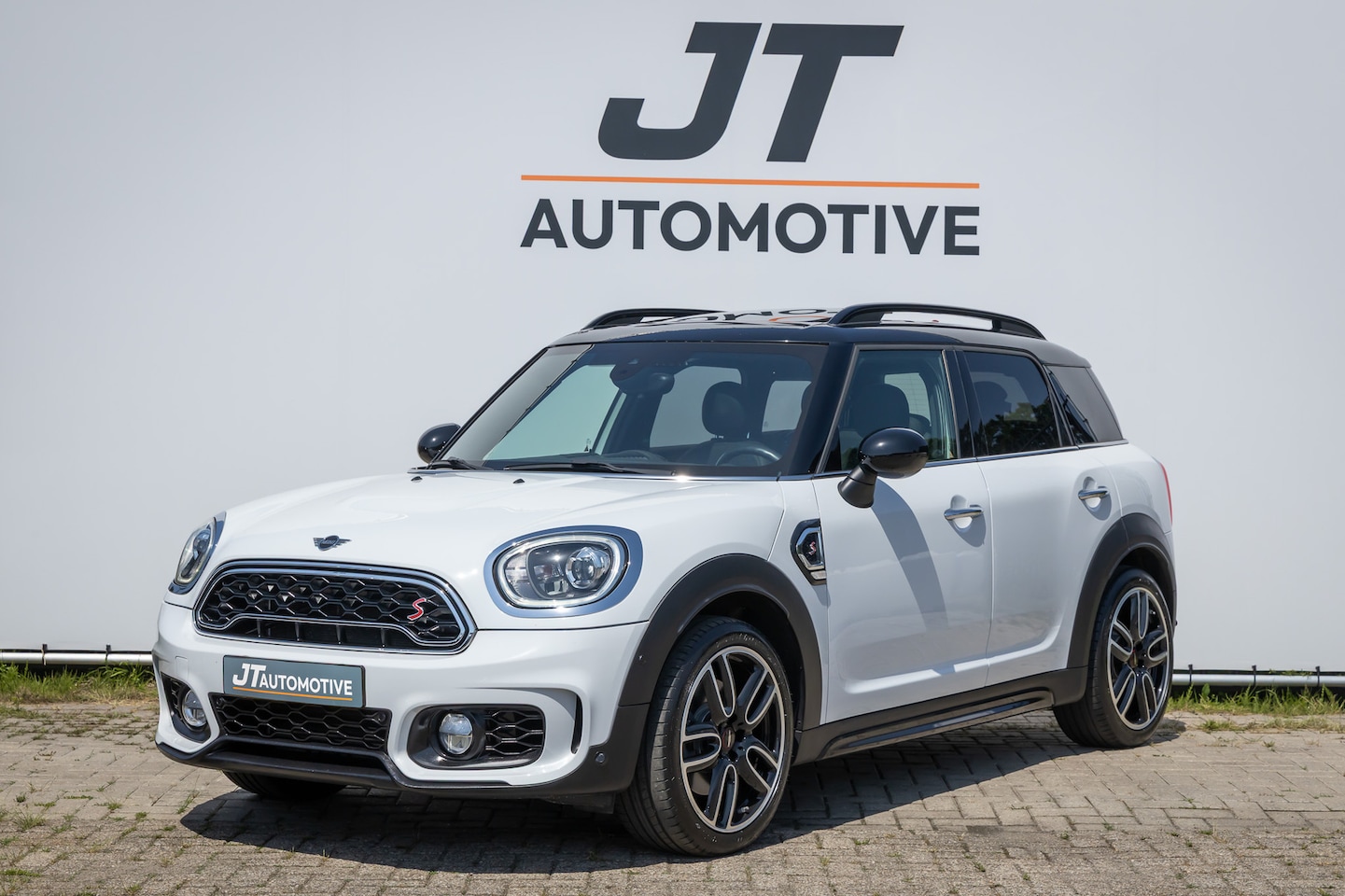MINI Cooper - 2.0 Cooper S kniightbridge nl auto Panoramadak | Stoelverwarming | Harman Cardon | Camera - AutoWereld.nl