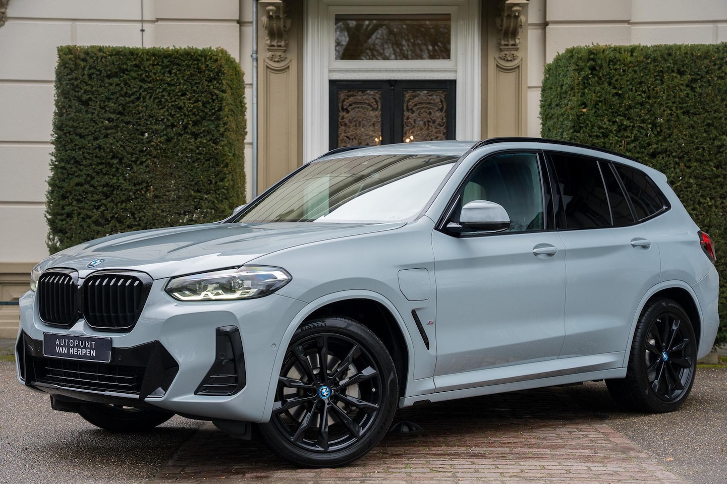 BMW X3 - xDrive30e High Executive M-SPORT | KEYLESS | CAMERA | 20 INCH | SHADOWLINE | CARPLAY - AutoWereld.nl